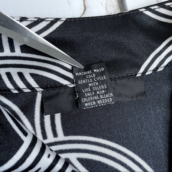 Alfani Slim Fit Cowl-Neck Sleeveless Blouse in Black with White Chain Pattern - Picture 7 of 7